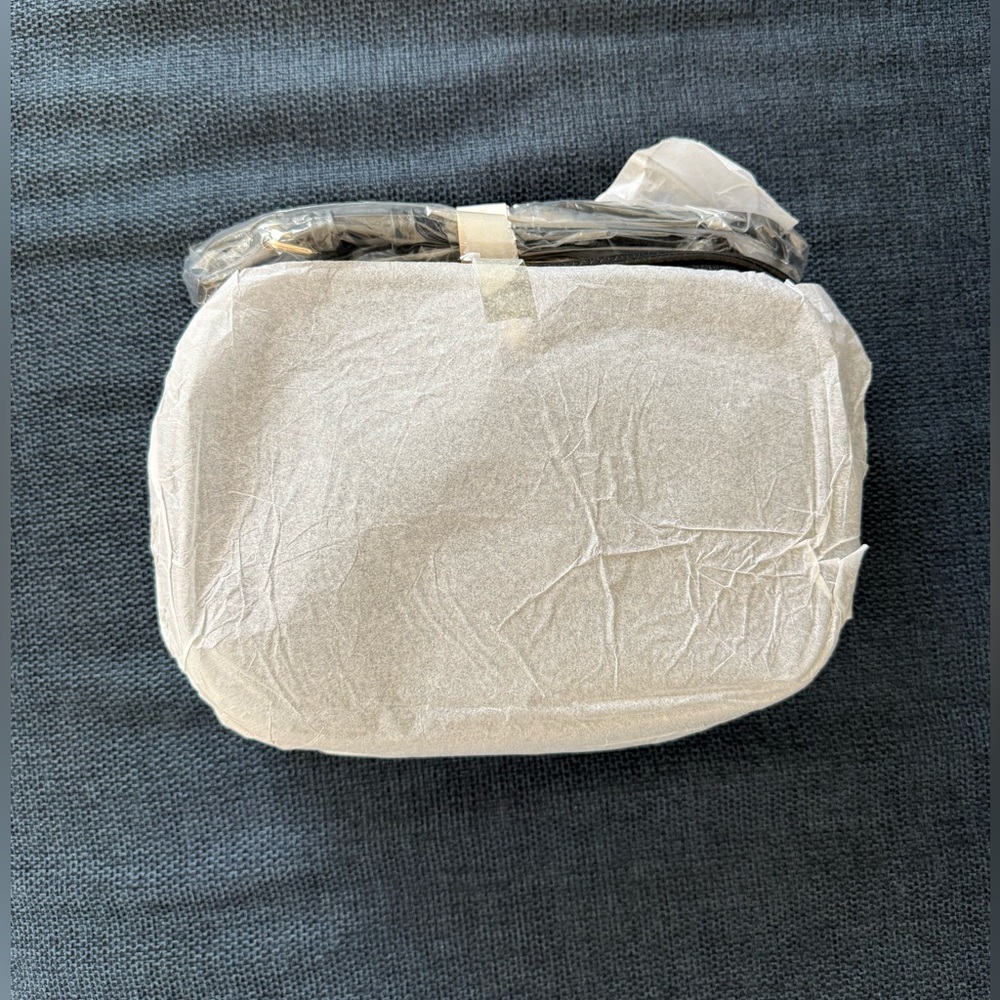 NEW Peta + Jain black crossbody bag with zipper - Picture 6 of 8